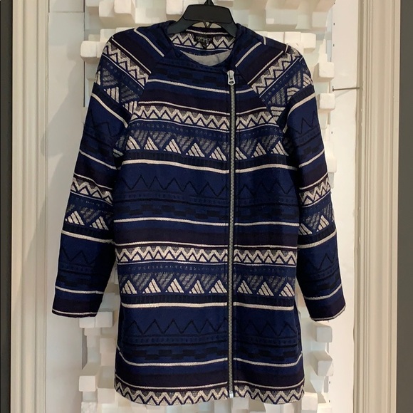 Geometric Motif Oversized Jacket - Picture 4 of 8